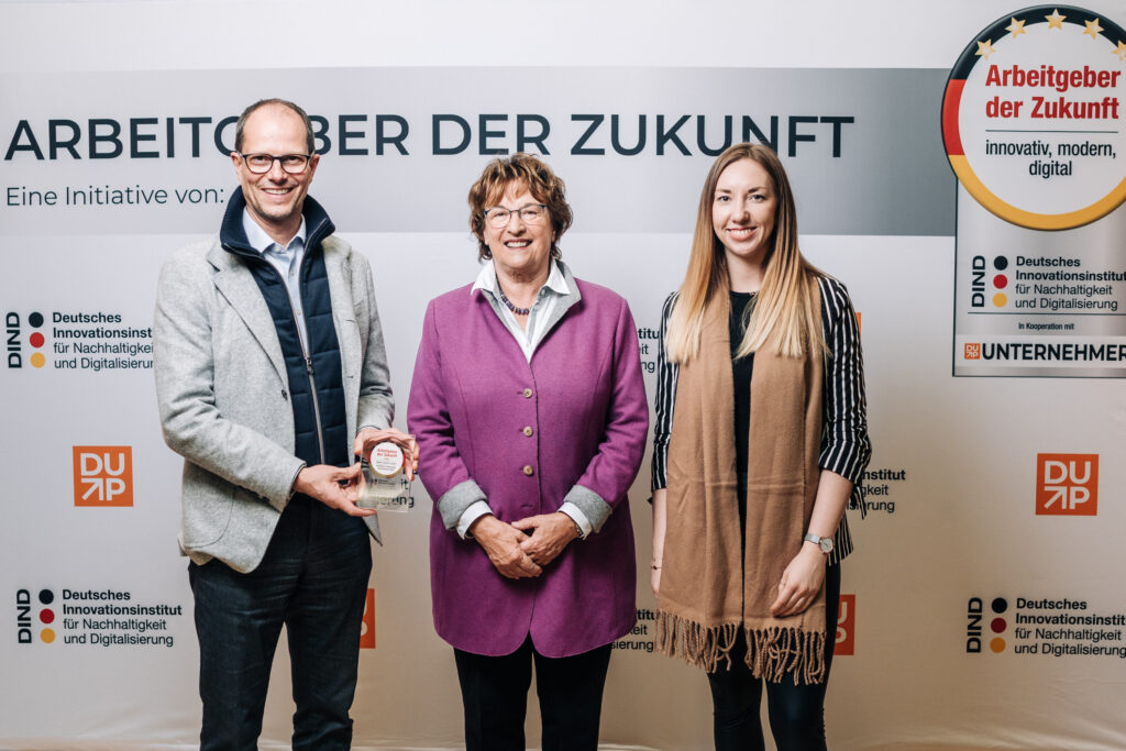 Strametz ist Arbeitgeber der Zukunft und bekommt Preis von Brigitte Zypries verliehen